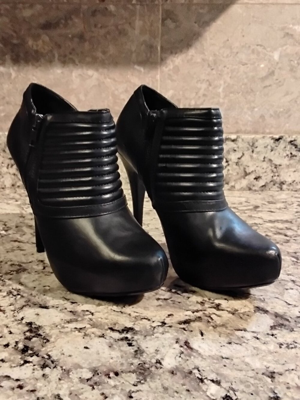 Paprika Women's Stiletto Ankle Booties Size 7.5M #342